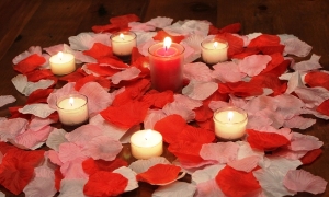 Romantic package w/ 1500 artificial rose petals - Valentine Mix 